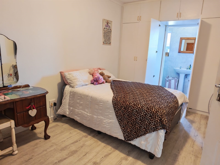 4 Bedroom Property for Sale in Klein Berlyn Western Cape